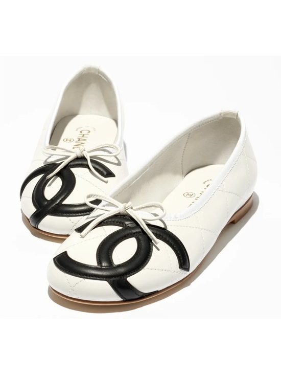 CHANEL Shoes - Chanel 26M Coco Beach Cambon White Black CC XL Logo Ballet Ballerina Flat 38